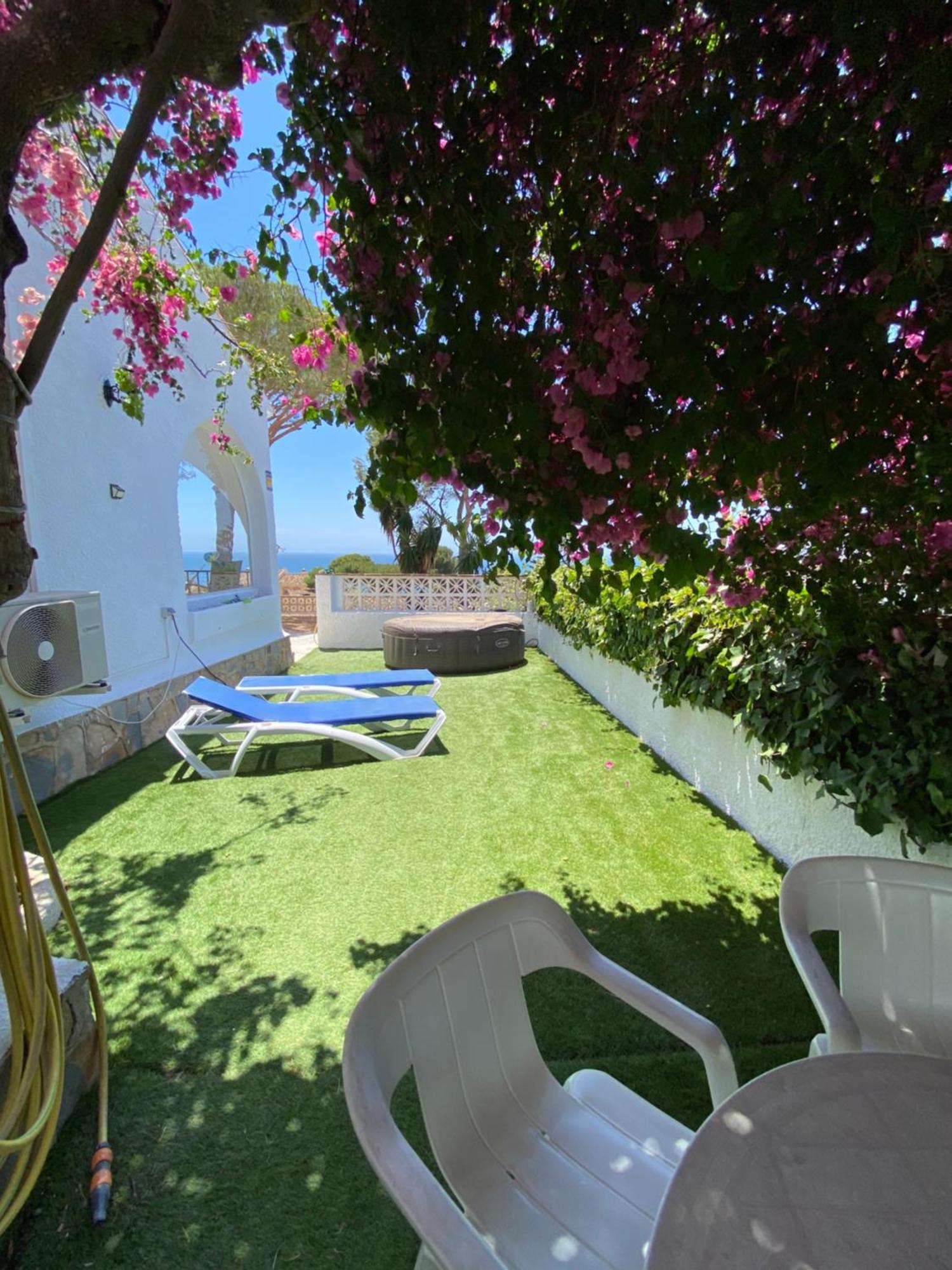 Independent Villa Beach House El Bosque La Cala De Mijas Bagian luar foto
